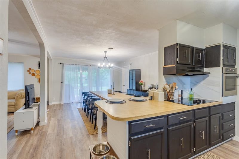 2012 Bradford Drive, Arlington TX 76010 - Photo 8