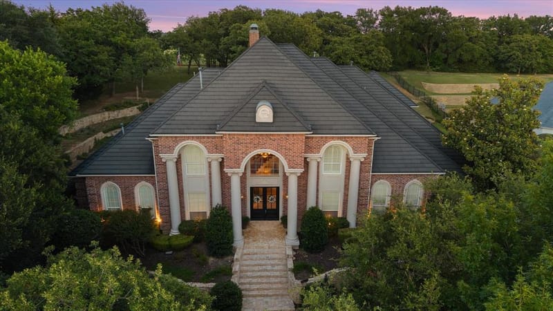 2325 Panorama Court, Arlington TX 76016 - Photo 2