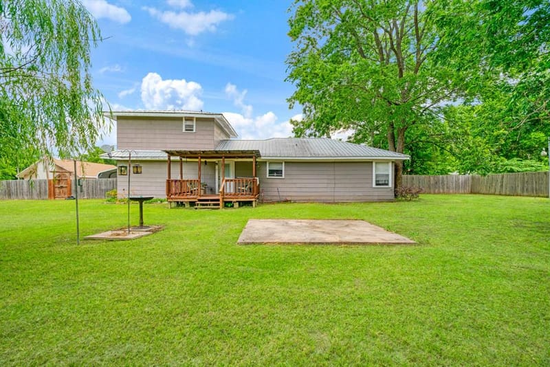 330 Young Street, Blossom TX 75416 - Photo 17