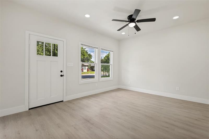 2834 Tanner Street, Dallas TX 75215 - Photo 3