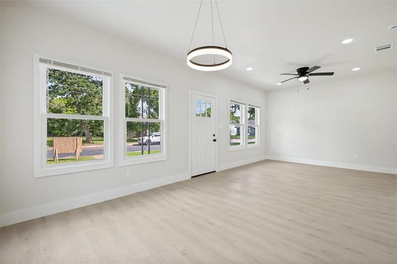 2834 Tanner Street, Dallas TX 75215 - Photo 5