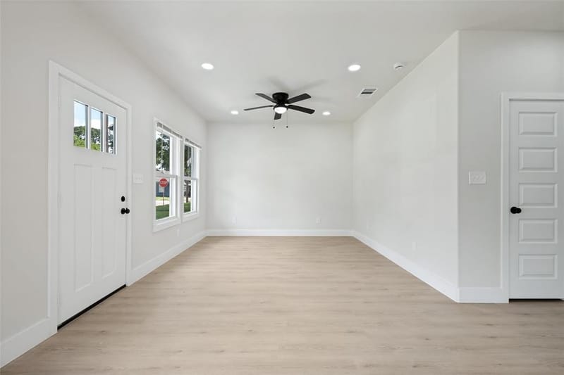 2834 Tanner Street, Dallas TX 75215 - Photo 4