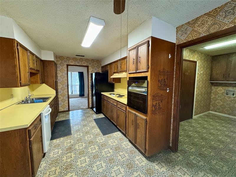 1304 W Wise Street, Bowie TX 76230 - Photo 12