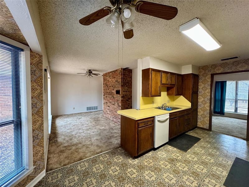 1304 W Wise Street, Bowie TX 76230 - Photo 11