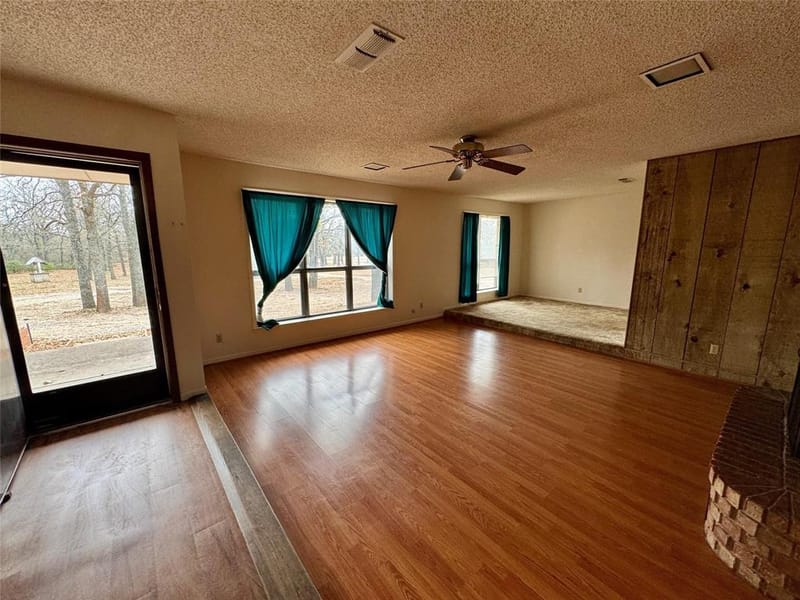 1304 W Wise Street, Bowie TX 76230 - Photo 8