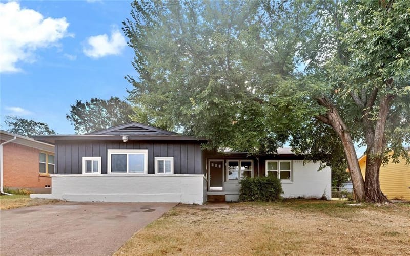 4208 Huckleberry Circle, Dallas TX 75216 - Photo 2