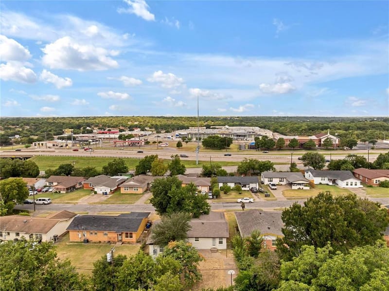 4208 Huckleberry Circle, Dallas TX 75216 - Photo 20