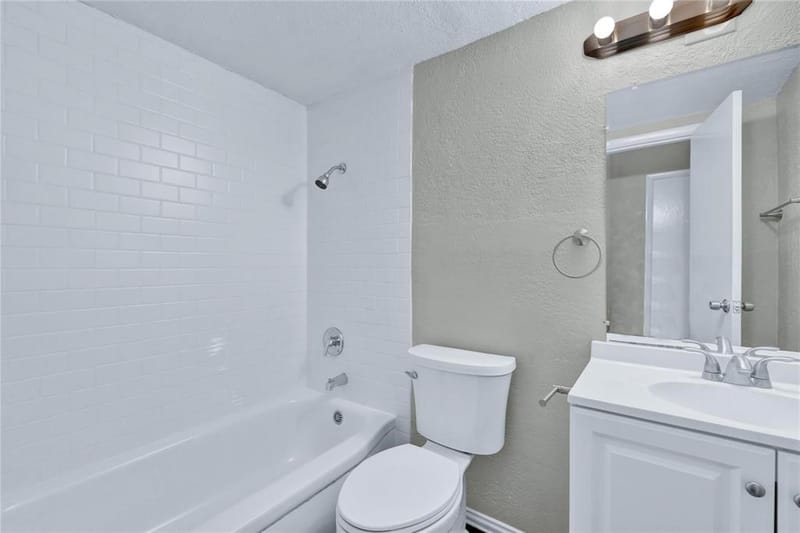 4208 Huckleberry Circle, Dallas TX 75216 - Photo 14