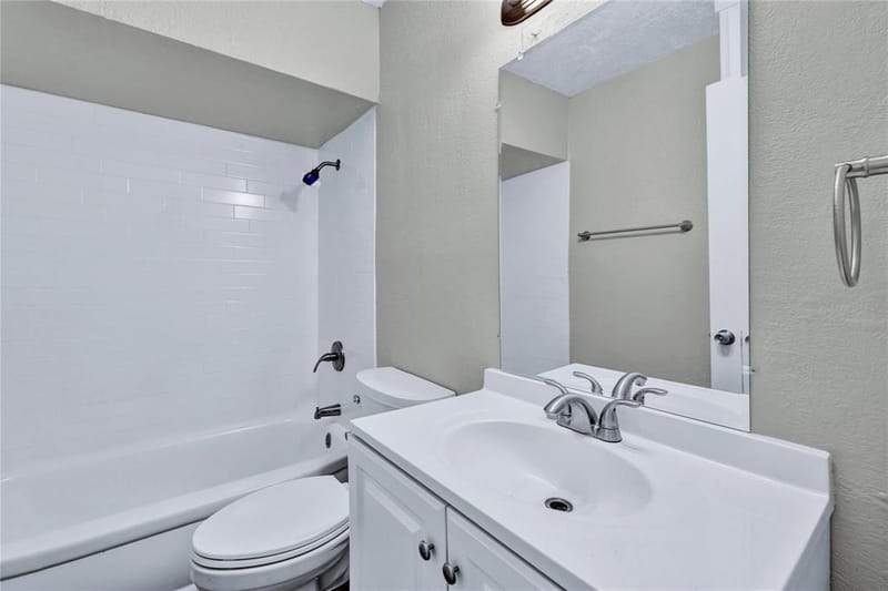 4208 Huckleberry Circle, Dallas TX 75216 - Photo 15