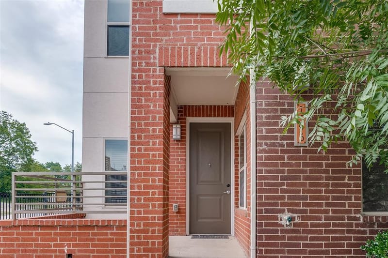 1596 Fiji Street, Dallas TX 75203 - Photo 3