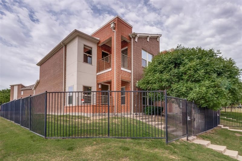 1596 Fiji Street, Dallas TX 75203