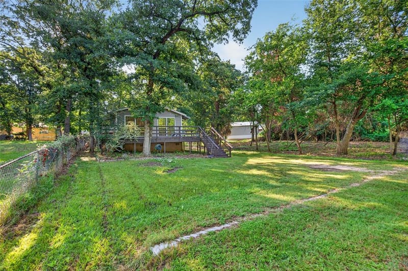 1001 Leaning Oak Drive, Tool TX 75143 - Photo 11