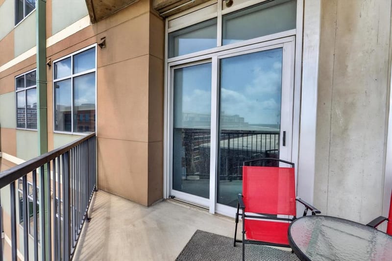 1001 Belleview Street # 703, Dallas TX 75215 - Photo 27