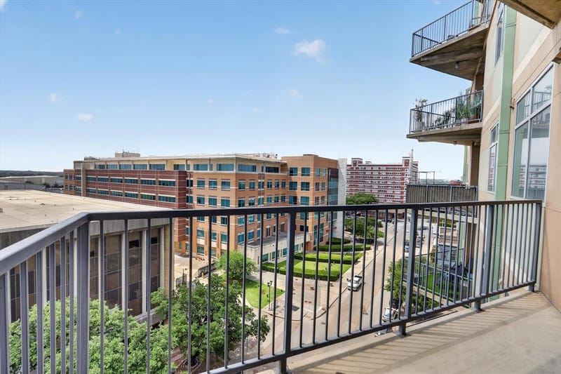 1001 Belleview Street # 703, Dallas TX 75215 - Photo 28