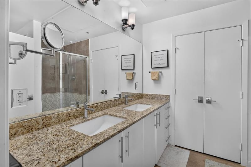 1001 Belleview Street # 703, Dallas TX 75215 - Photo 24