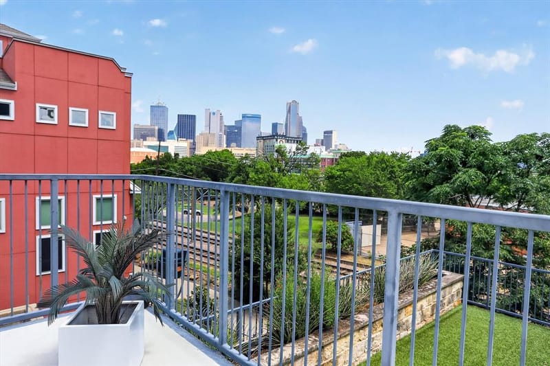 1001 Belleview Street # 703, Dallas TX 75215 - Photo 30