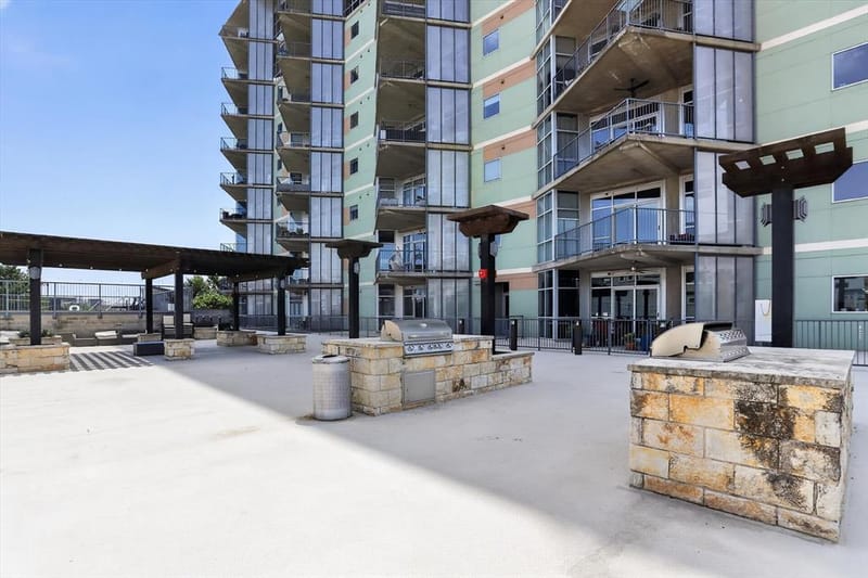1001 Belleview Street # 703, Dallas TX 75215 - Photo 33