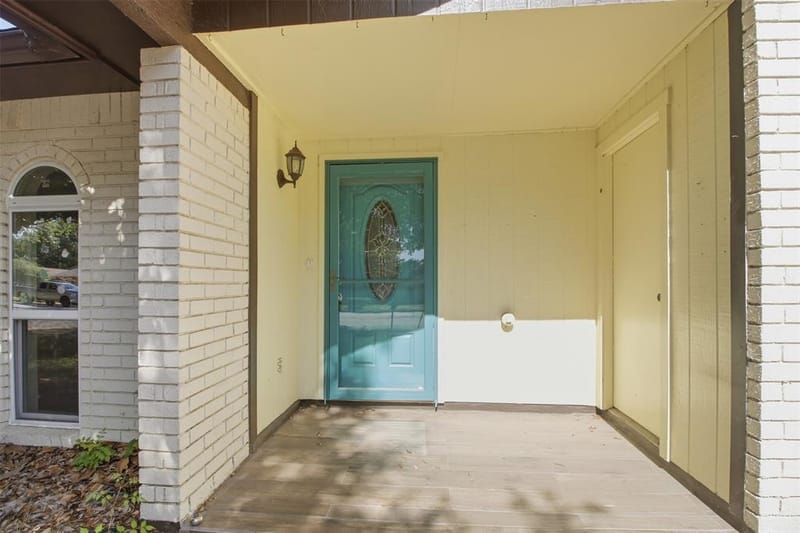 2604 Woodside Drive, Arlington TX 76016 - Photo 2