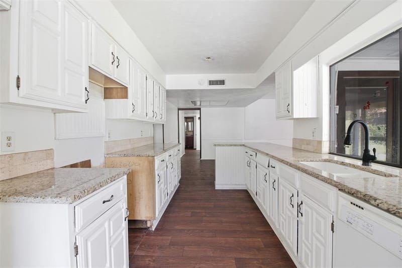 2604 Woodside Drive, Arlington TX 76016 - Photo 6