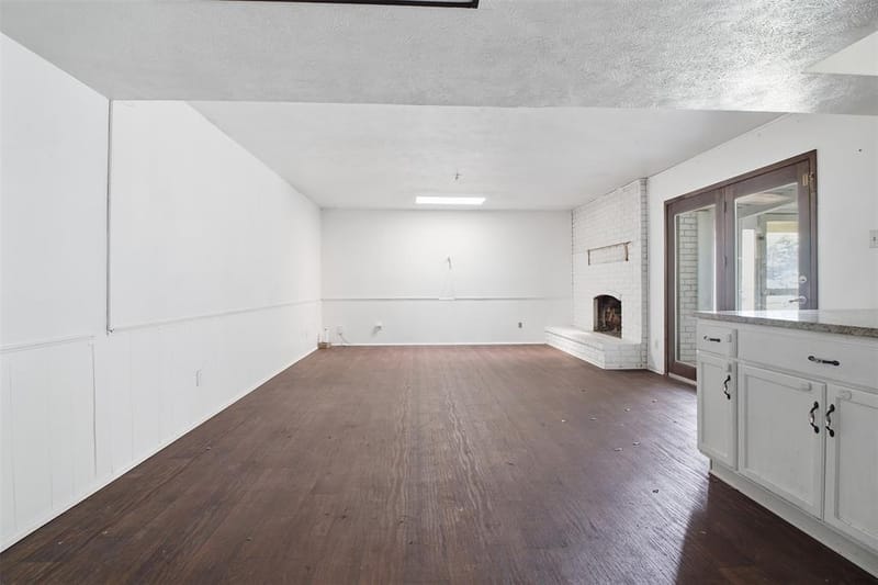 2604 Woodside Drive, Arlington TX 76016 - Photo 9