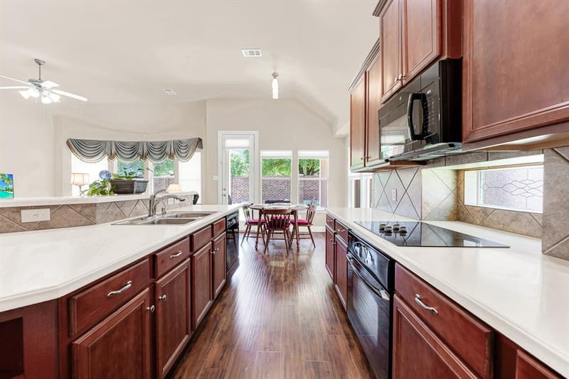 5724 New Castle Drive, Richardson TX 75082 - Photo 4