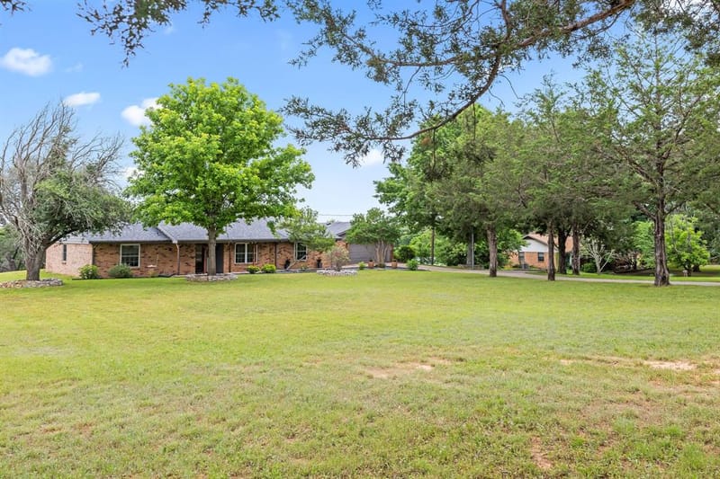 410 De La Cruz Street, Weatherford TX 76085 - Photo 3