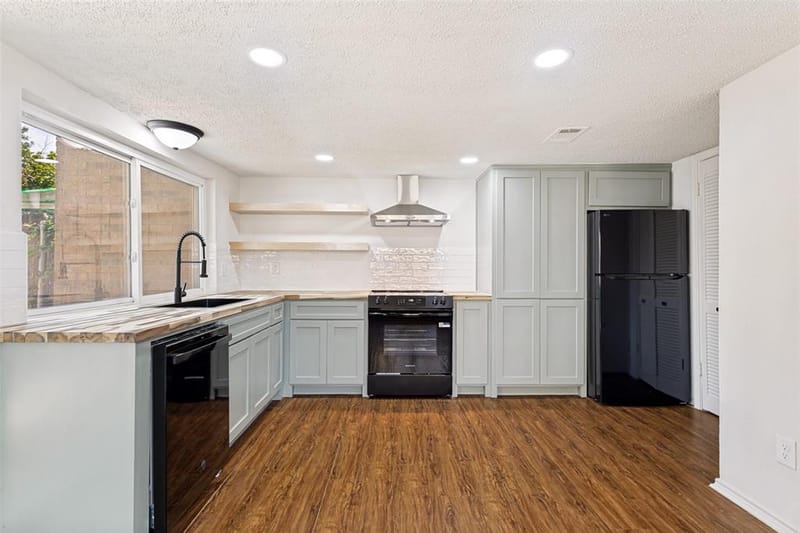 3110 Roundtree Lane, Garland TX 75044 - Photo 12