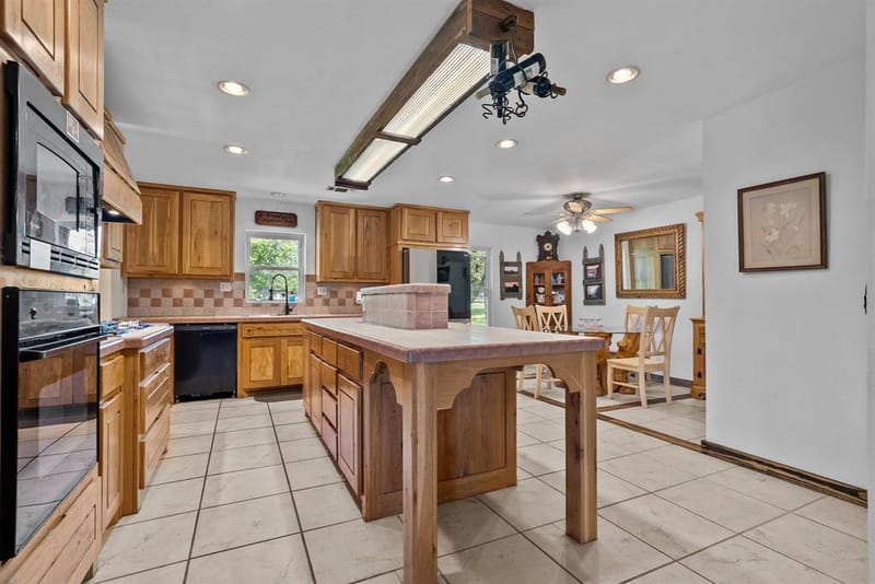 1300 Finney Drive, Weatherford TX 76085 - Photo 14