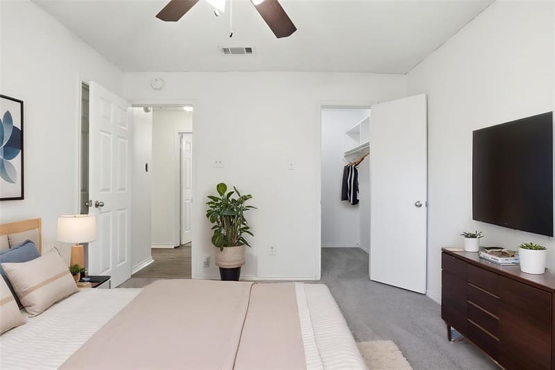 5717 Cedar Ridge Drive, Arlington TX 76017 - Photo 7