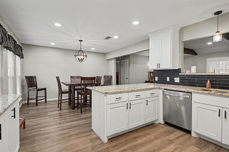 1908 Thousand Oaks Drive, Burleson TX 76028 - Photo 9