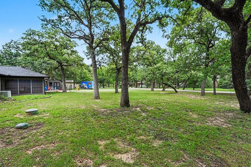 1908 Thousand Oaks Drive, Burleson TX 76028 - Photo 31