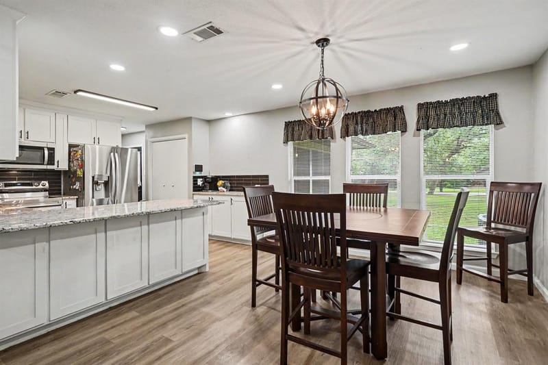 1908 Thousand Oaks Drive, Burleson TX 76028 - Photo 8