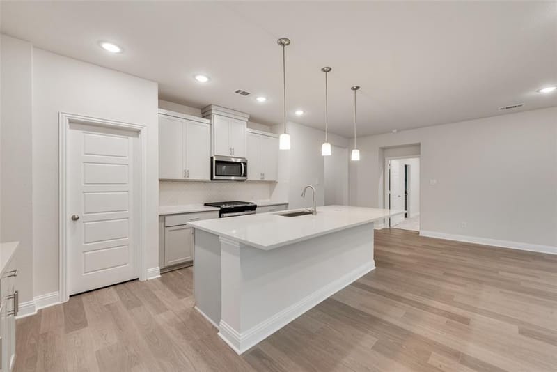 1013 Canoe Way, Crowley TX 76036 - Photo 6