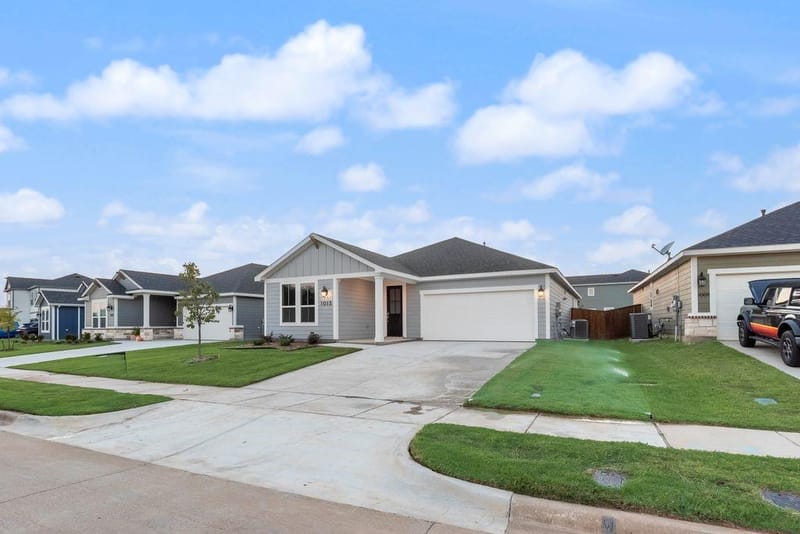 1013 Canoe Way, Crowley TX 76036 - Photo 35