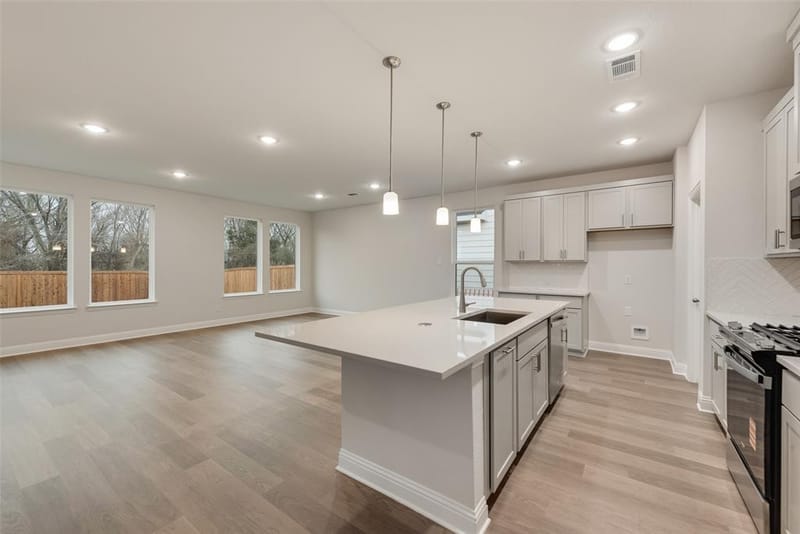 1013 Canoe Way, Crowley TX 76036 - Photo 4