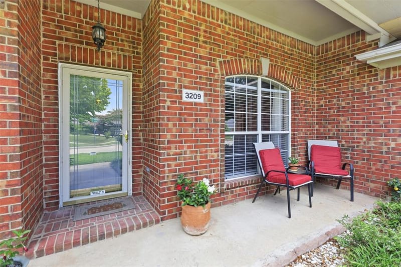 3209 Kingsbury Drive, McKinney TX 75069 - Photo 2