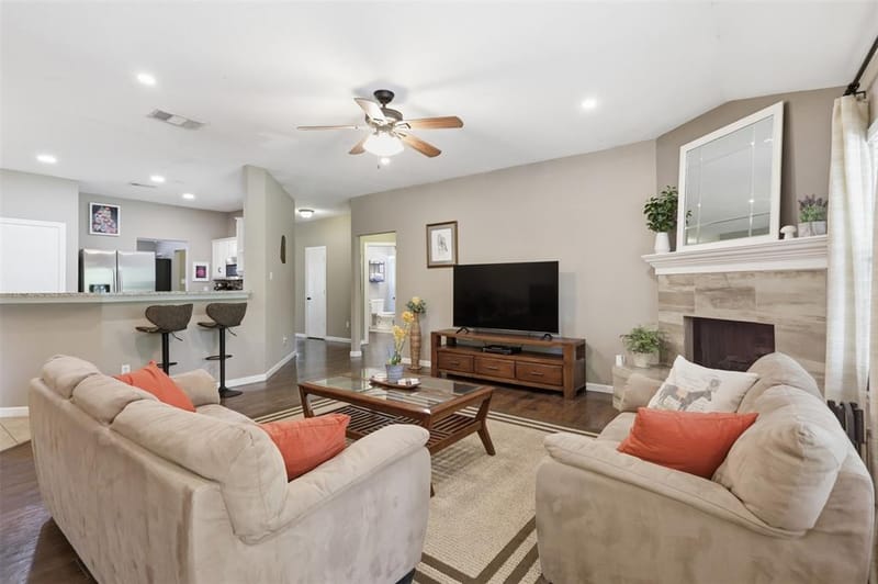 3209 Kingsbury Drive, McKinney TX 75069 - Photo 6