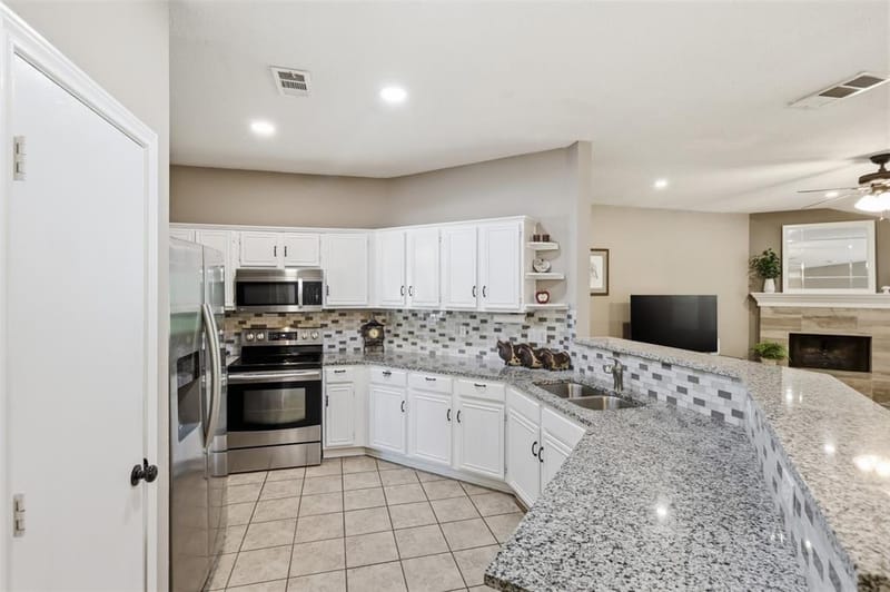 3209 Kingsbury Drive, McKinney TX 75069 - Photo 8