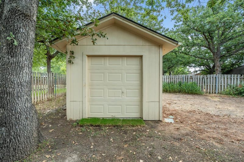 3906 Cimmaron Trail, Granbury TX 76049 - Photo 36