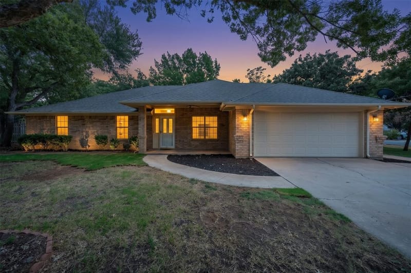 3906 Cimmaron Trail, Granbury TX 76049