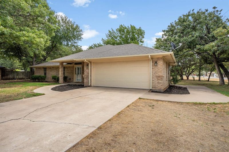 3906 Cimmaron Trail, Granbury TX 76049 - Photo 39