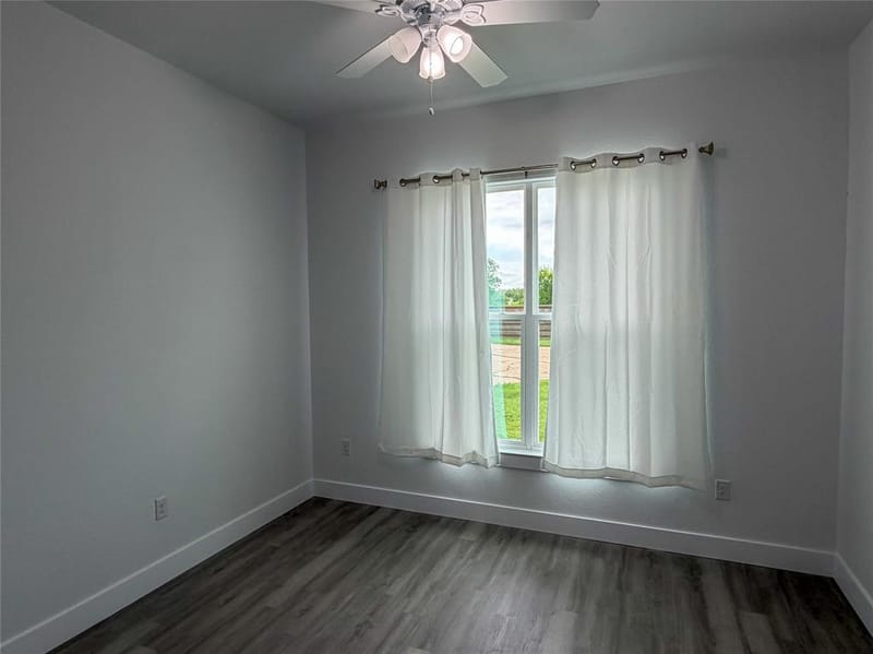 4200 Williams Road, Bellmead TX 76705 - Photo 13