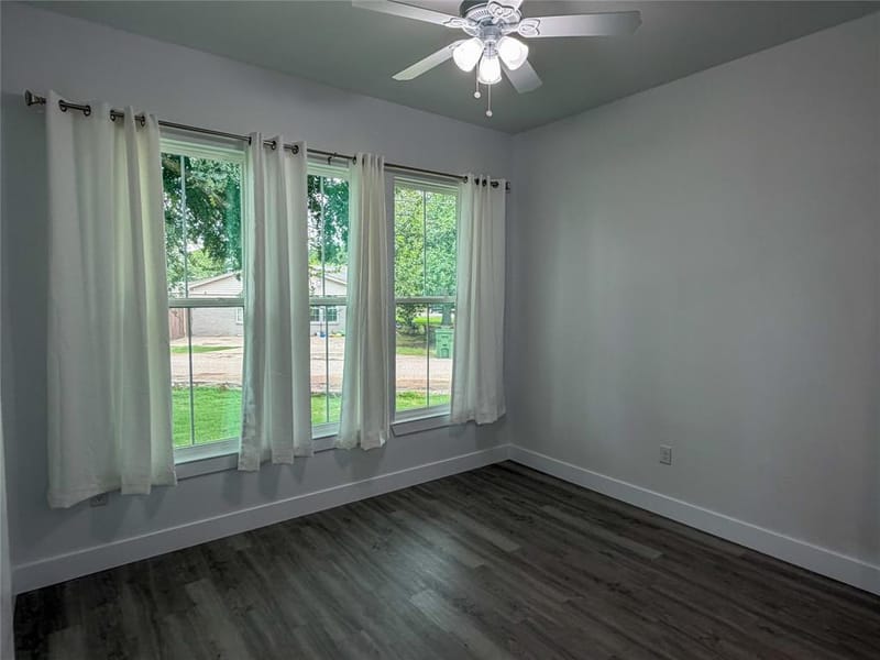 4200 Williams Road, Bellmead TX 76705 - Photo 14