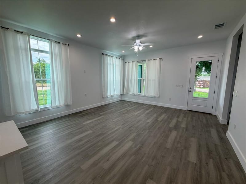 4200 Williams Road, Bellmead TX 76705 - Photo 4