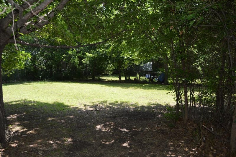 3915 Wellington Street, Greenville TX 75401 - Photo 9