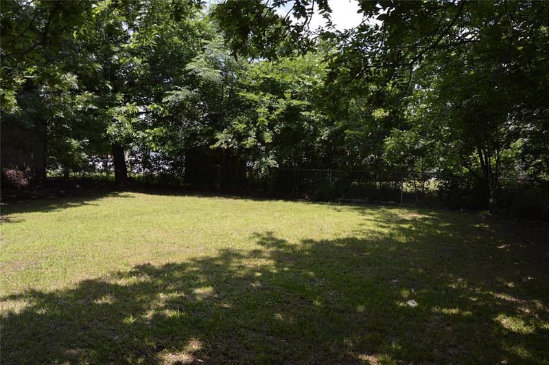 3915 Wellington Street, Greenville TX 75401 - Photo 8