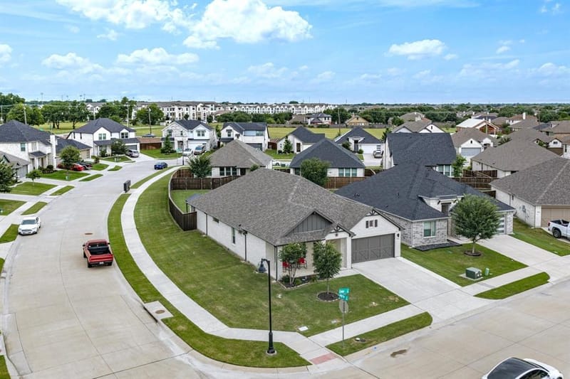 305 Ember Circle, Waxahachie TX 75165 - Photo 2