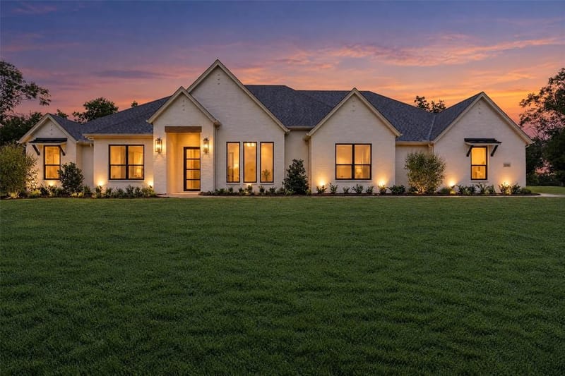 1130 E Landings N, Granbury TX 76049