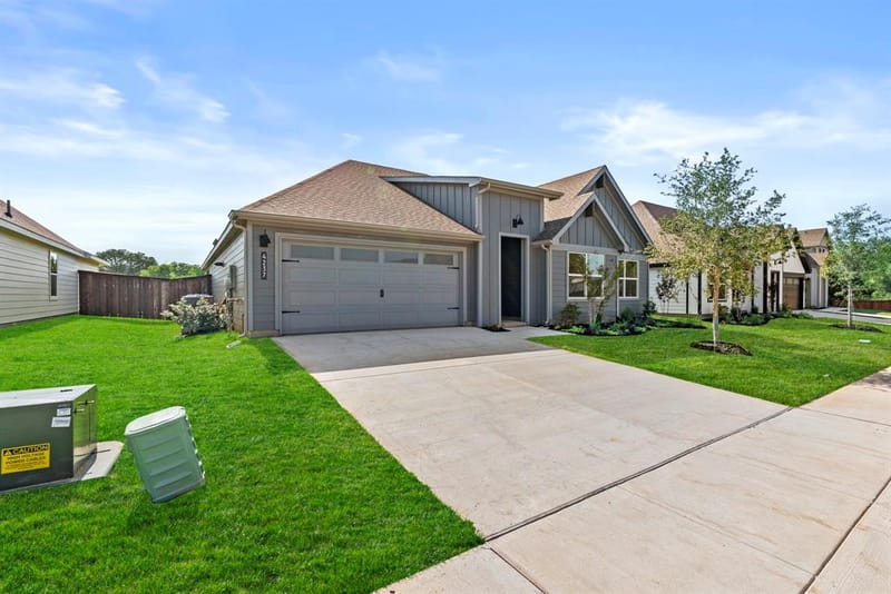 4237 Cornerstone Circle, Granbury TX 76048