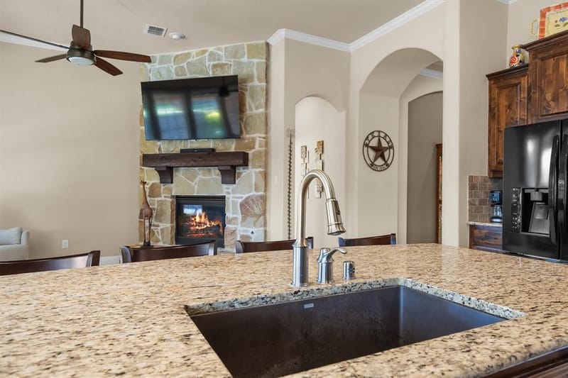 604 Satinwood Lane, Euless TX 76039 - Photo 17